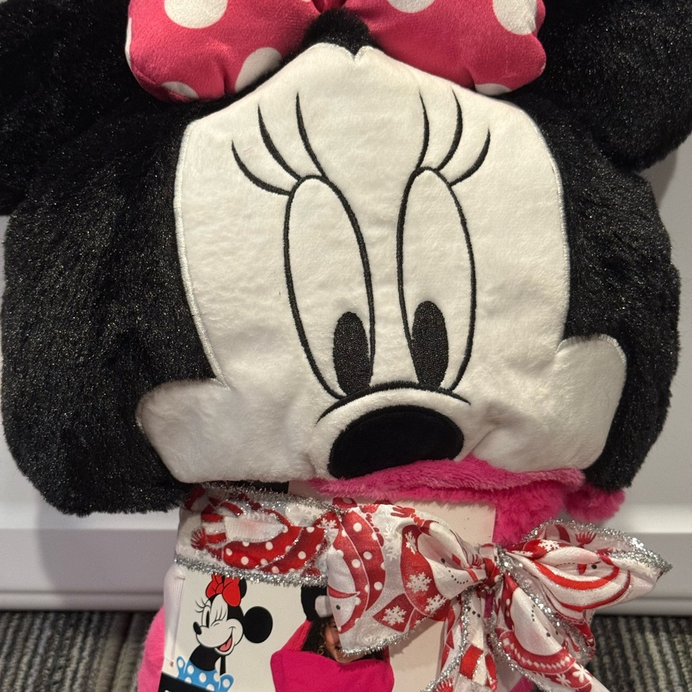 Minnie Mouse Plush Blanket NWOT use head as pillow